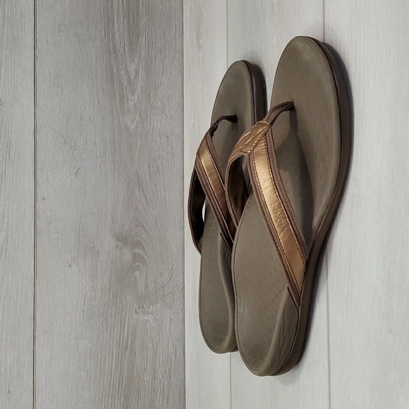 Vionic Women Thong Sandals Flip Flop shoes sz 9 - Picture 1 of 10